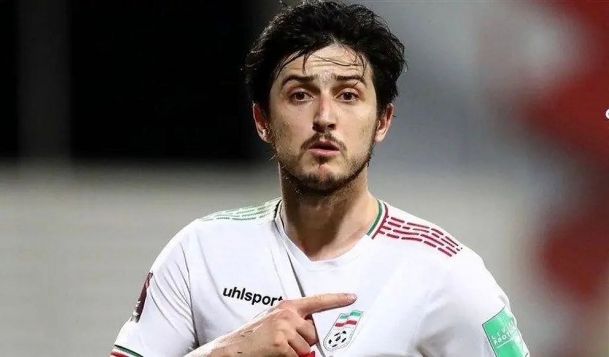 گل اول ایران به امارات توسط سردار آزمون در دقیقه ۷۲