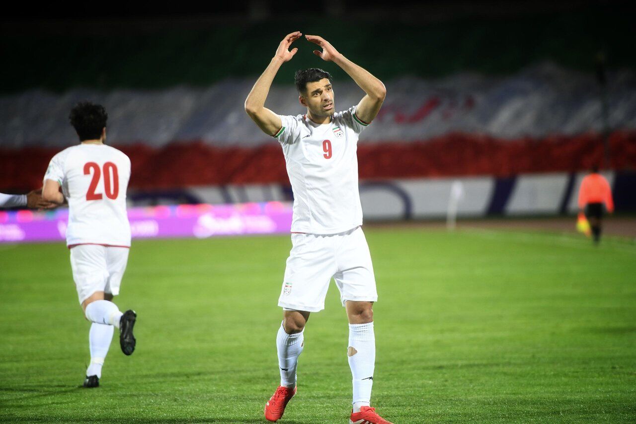 جشن صعود تمام بوشهری در رختکن تیم ملی