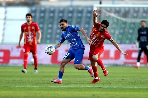 عصبانیت هافبک استقلال از دست ساپینتو؛ شورش را درآوردید