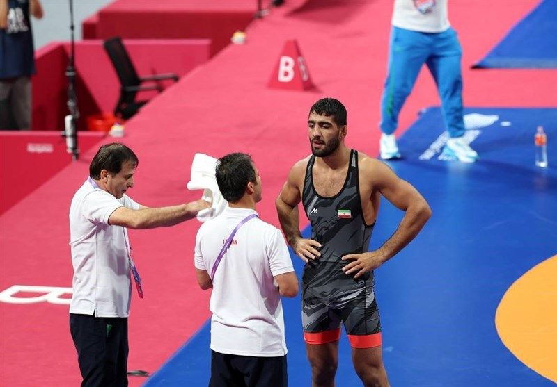 علیزاده اولین طلایی کشتی فرنگی؛ تکرار قهرمانی با برد تکراری
