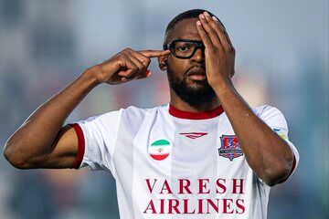 کوین یامگا با استقلال توافق کرد