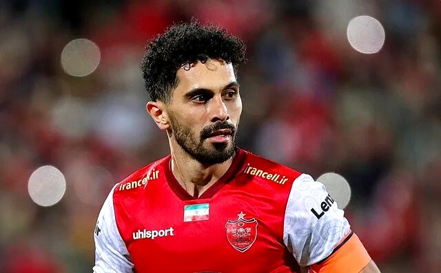 ببینید/ گل اول پرسپولیس به خیبر خرم آباد روی ضربه سر تماشایی امید عالیشاه