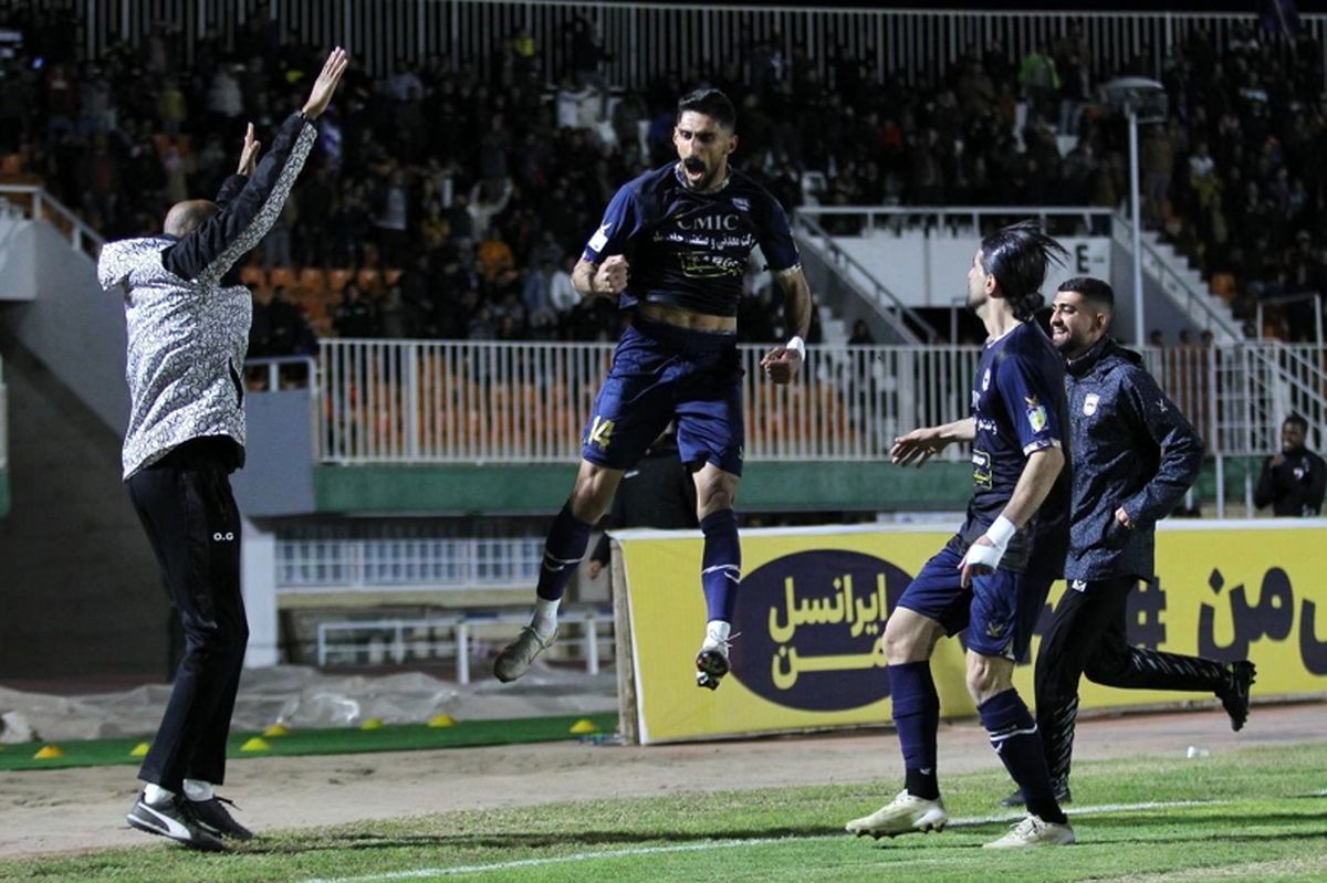 ببینید/ خوشحالی عجیب بعد از گل حبیبی نژاد بازیکن چادر ملو