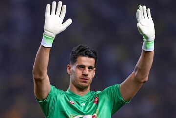 اشتباه عجیب نیازمند/ گل اول تاجیکستان به ایران/ توپ از خط دروازه رد شد؟