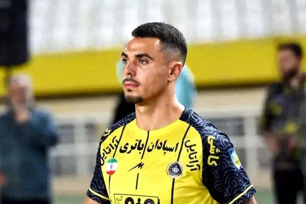 ببینید/ گل اول سپاهان به پرسپولیس از روی نقطه پنالتی در دقیقه ۶+۹۰