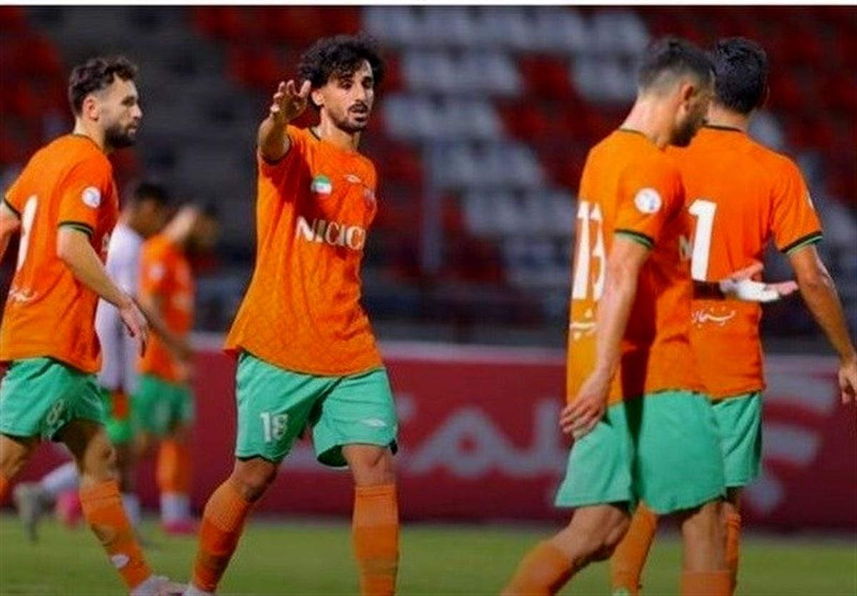 بینی مهاجم مس ۶۰ بخیه خورد!
