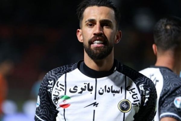 نتایج کامل و جدول رده‌بندی لیگ برتر در پایان هفته ۱۱/ استقلال صدر را از پرسپولیس پس گرفت