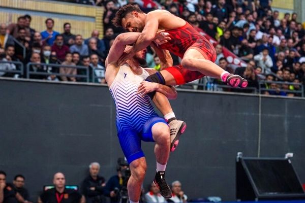 فدراسیون استقلالی‌ها را نقره داغ کرد؛ محرومیت سه ماهه سرمربی آبی‌ها