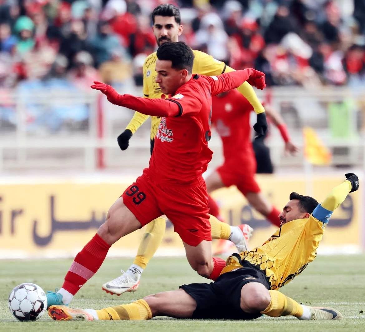 تساوی در بازی بزرگ هفته؛ تراکتور صدر را حفظ کرد