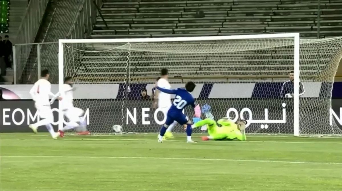 گل اول ازبکستان به ایران در دقیقه 16