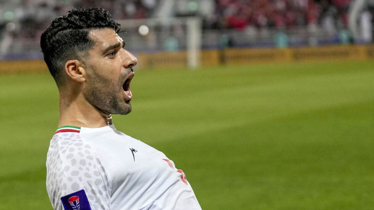 ببینید/ تلاش جالب مهدی طارمی، ستاره بوشهری تیم ملی برای خوردن غذای چینی با چوب 