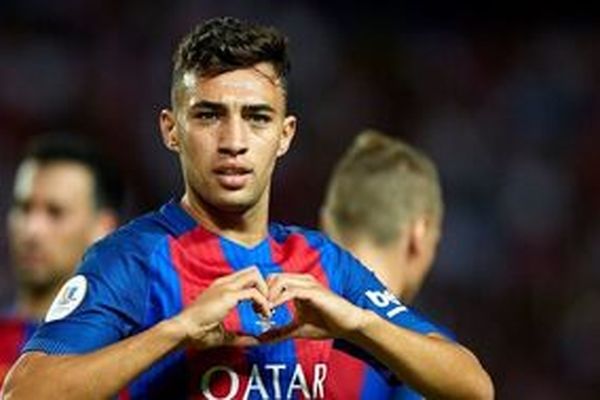 ستاره سابق بارسلونا به استقلال پیوست!