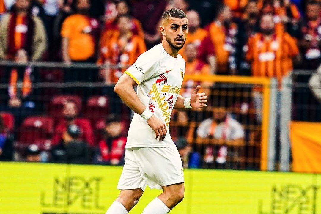 توقف مذاکرات استقلال با یک ستاره استقلالی