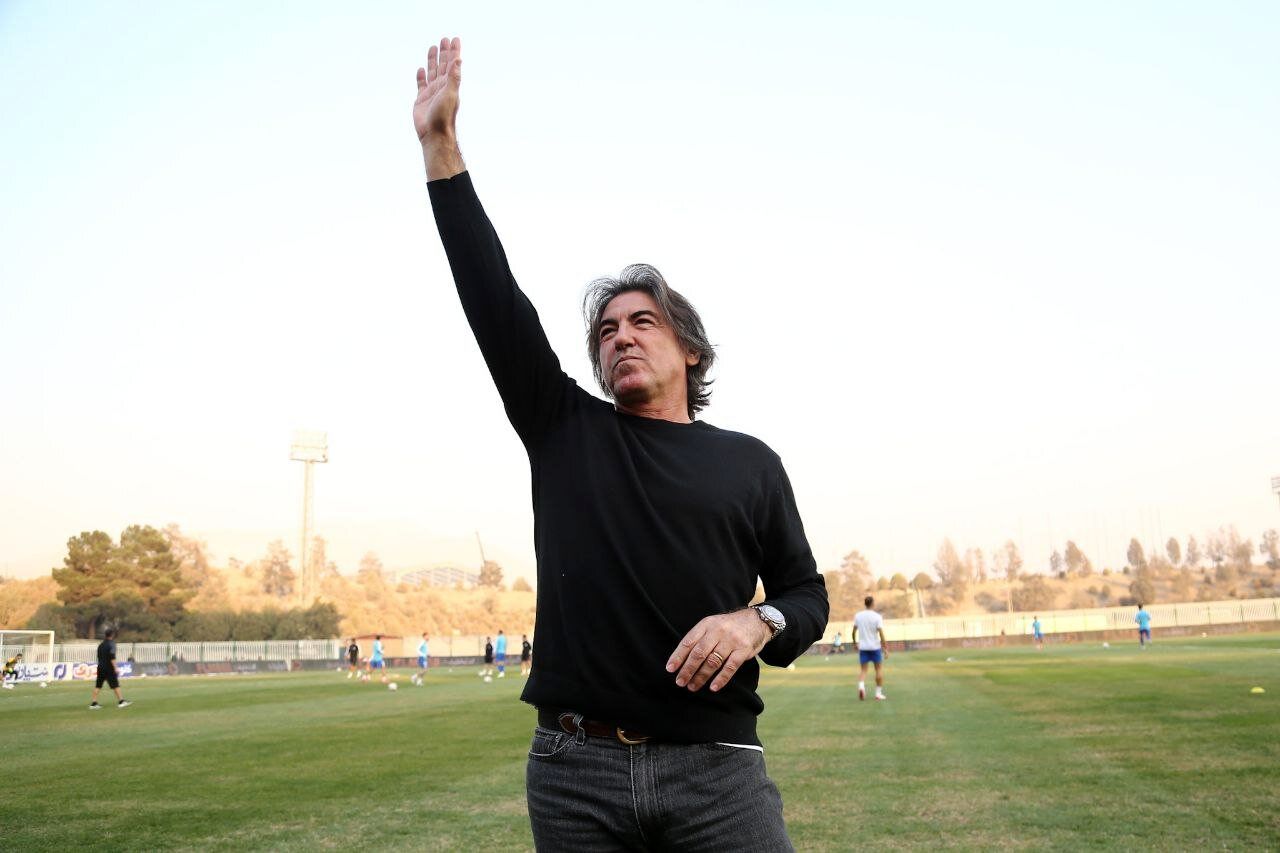 شادی ساپینتو قبل از شروع دربی