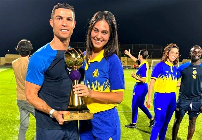 حراج پیراهن رونالدو برای نجات خانواده غارنشین!
