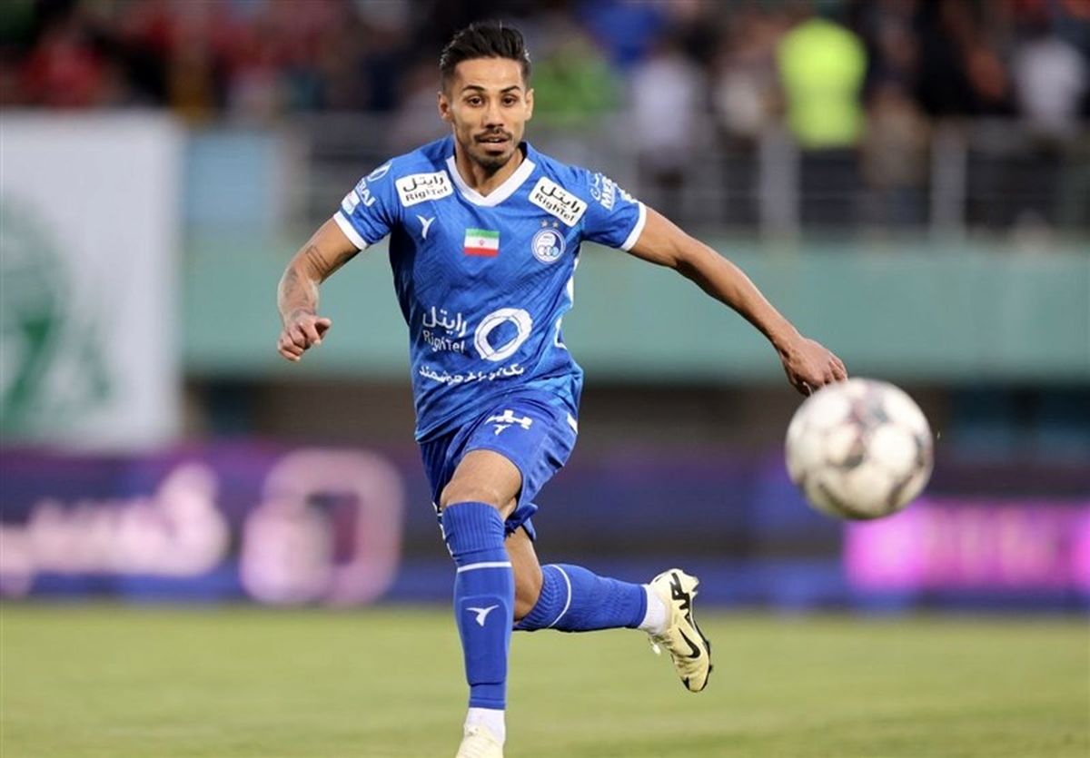  بلاتکلیفی مدافع - هافبک استقلال 